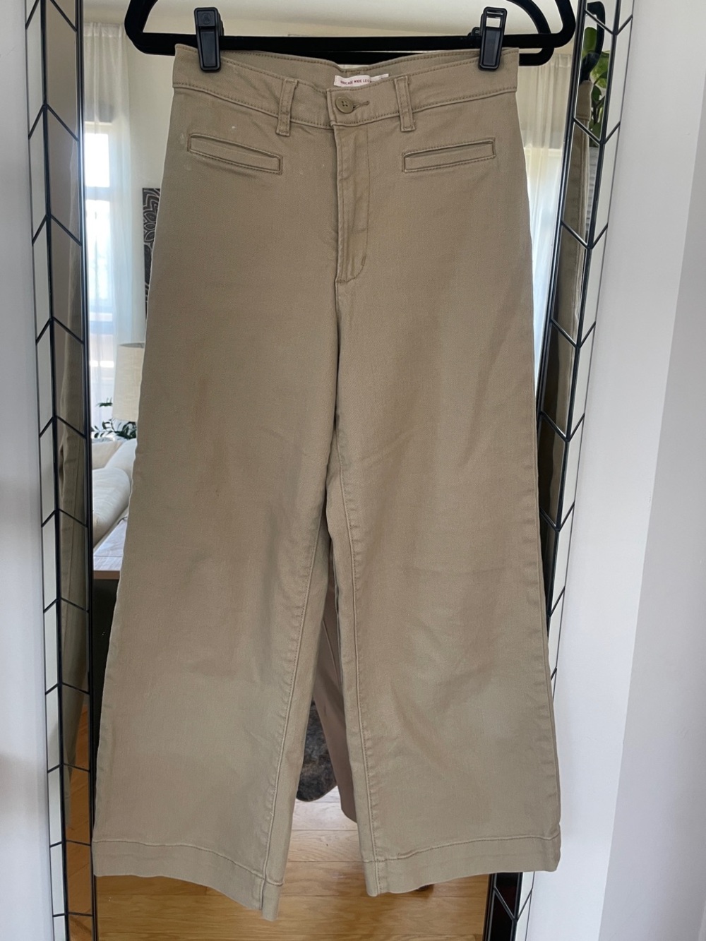 Levi’s Khaki Ribcage Wide Leg Crop 26 / S